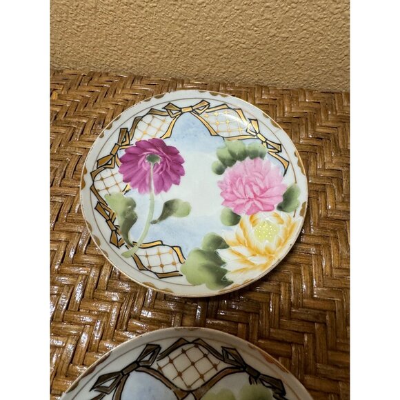 Set Of 4 Hand-Painted Floral Porcelain Plates Made In Japan - Picture 6 of 10